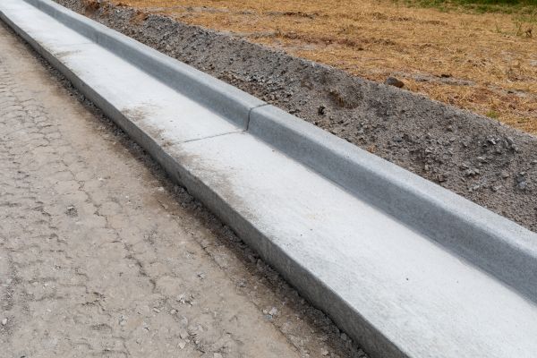 Cost of Concrete Curbing Repair in Maryville